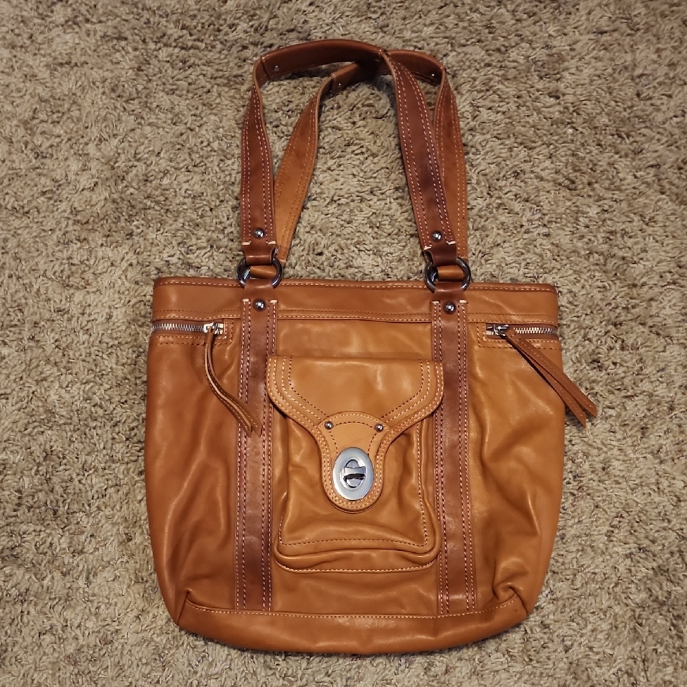 Elegant Tan Leather Tote Bag